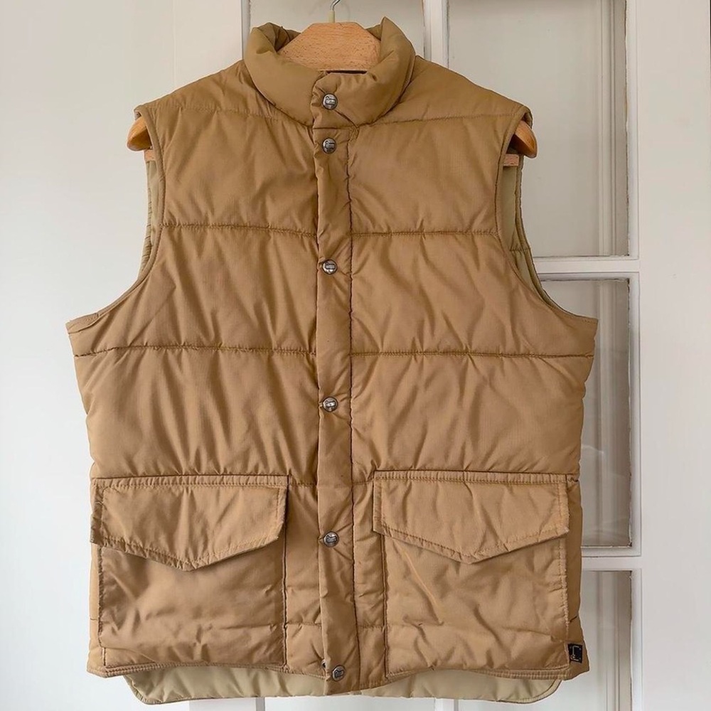 Woolrich khaki brown vest with down filling puffer style gilet men’s size Large